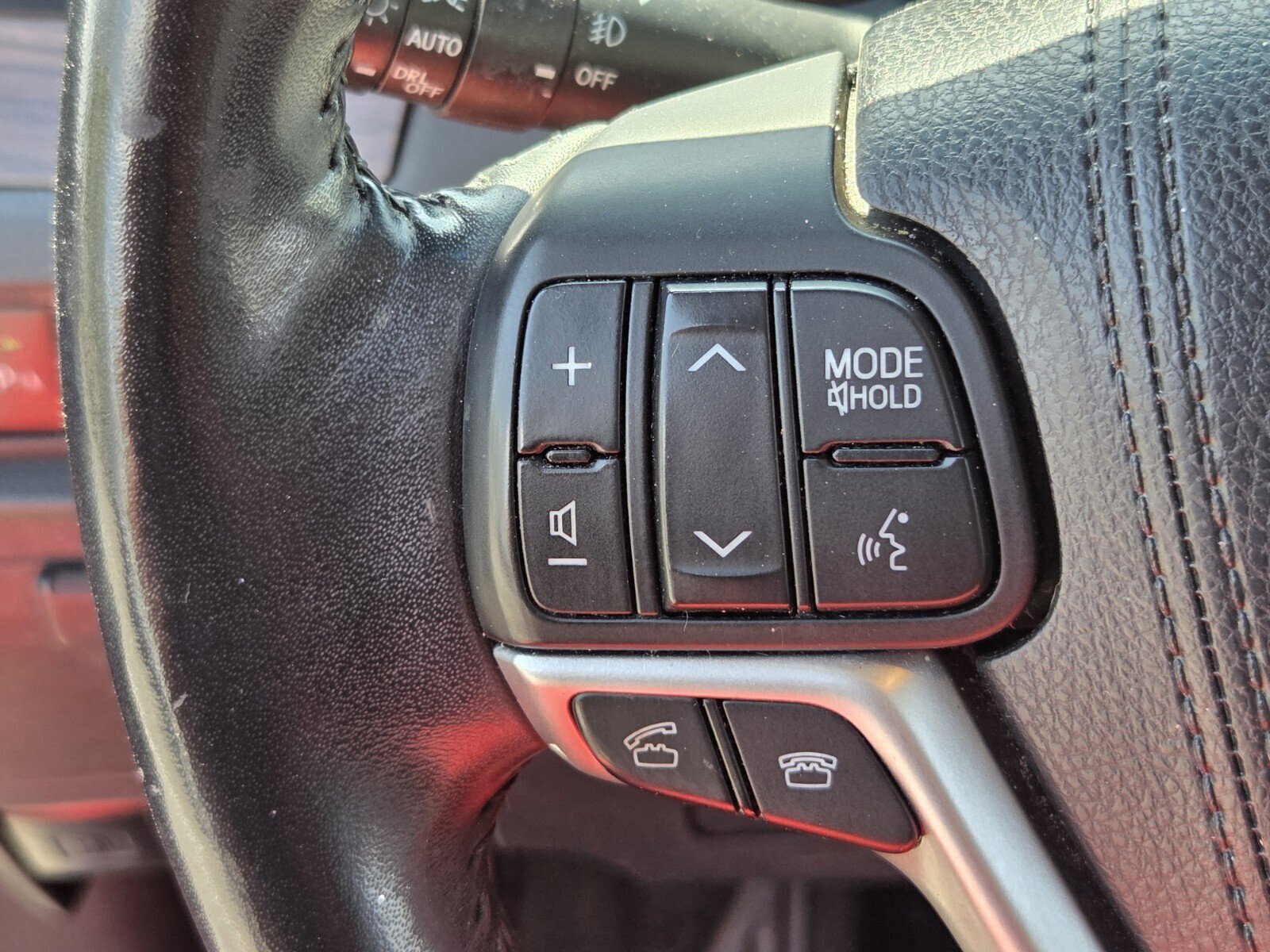 Used 2015 Toyota Sienna Limited image 25