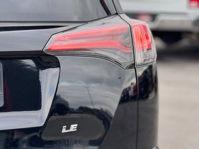 Used 2016 Toyota RAV4 LE image 10