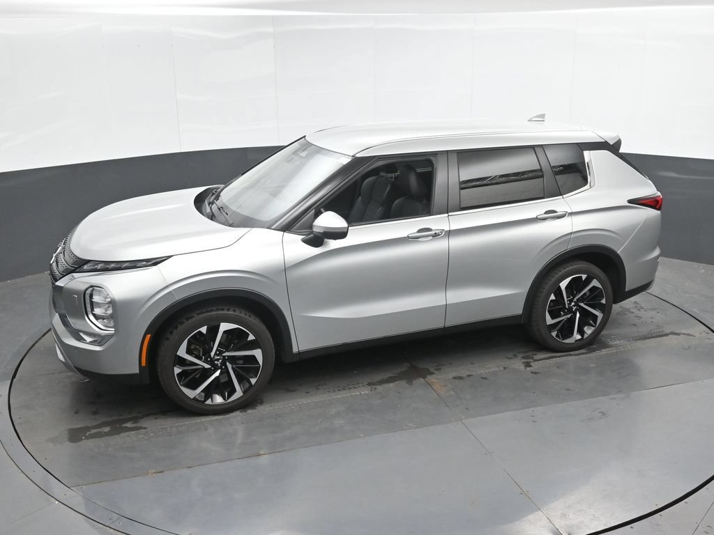 Used 2024 Mitsubishi Outlander SE AWD/4WD image 35