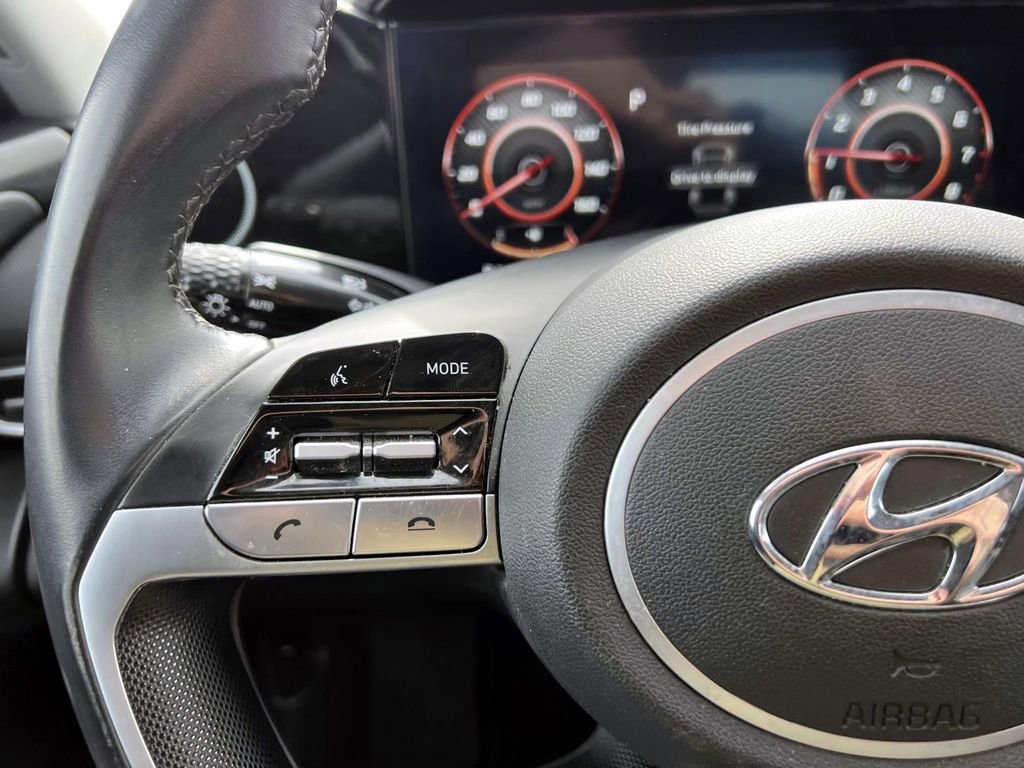 Certified 2023 Hyundai Elantra SEL w/ Convenience Package image 21