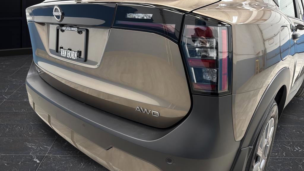 Used 2025 Nissan Kicks S image 16