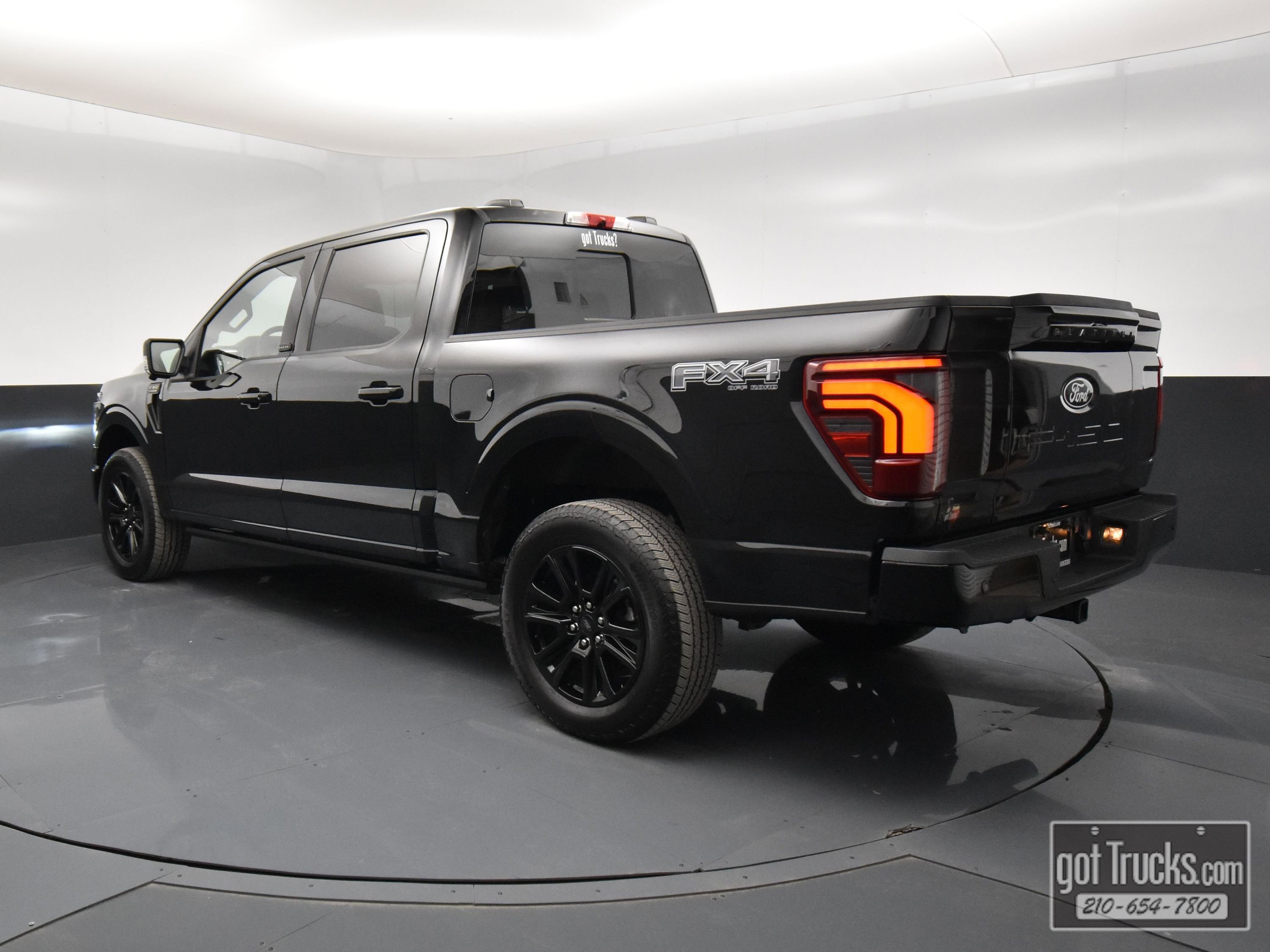Used 2025 Ford F150 Platinum w/ FX4 Off-Road Package image 5