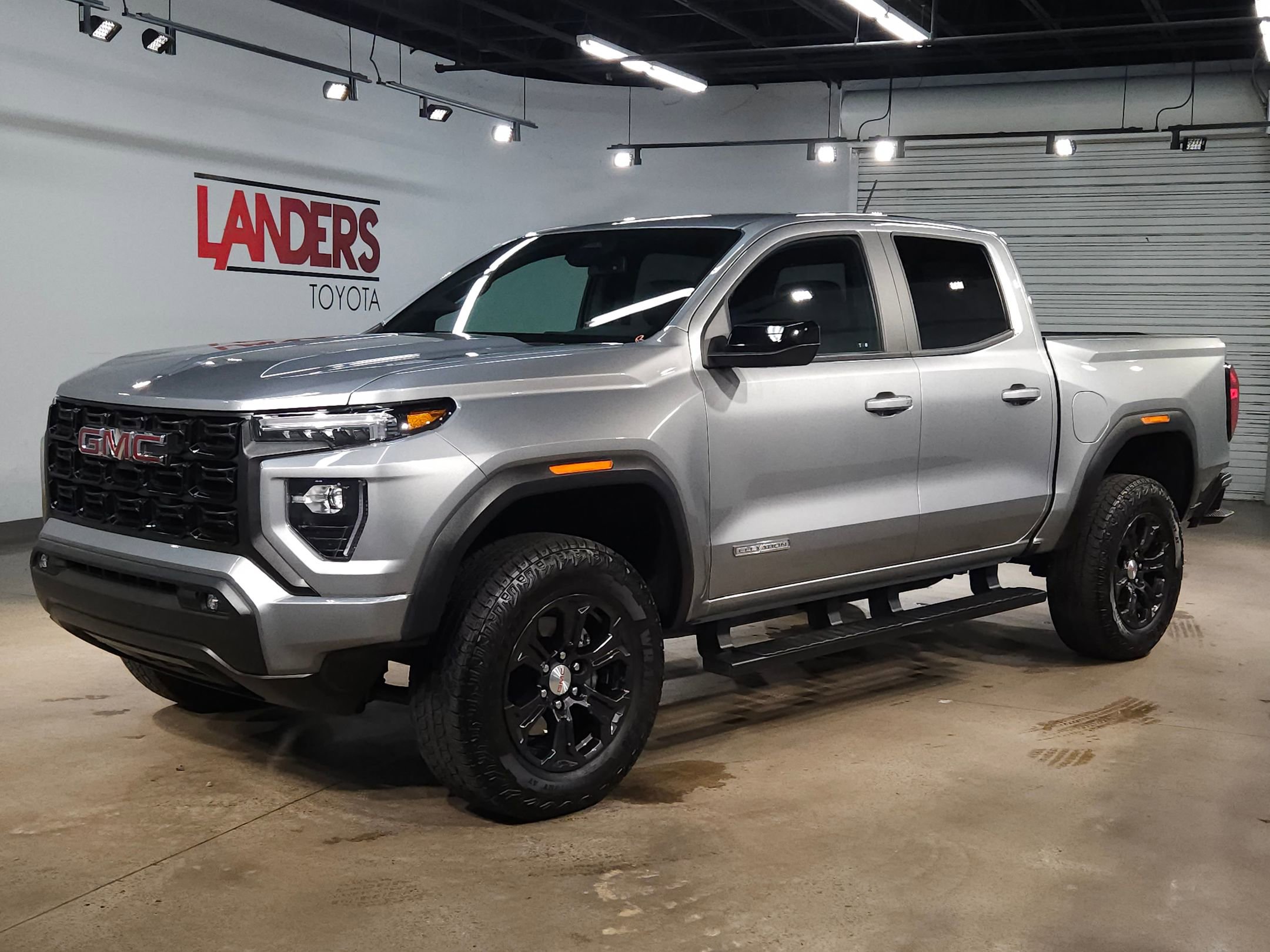 Used 2024 GMC Canyon Elevation w/ Elevation Premium Package image 3