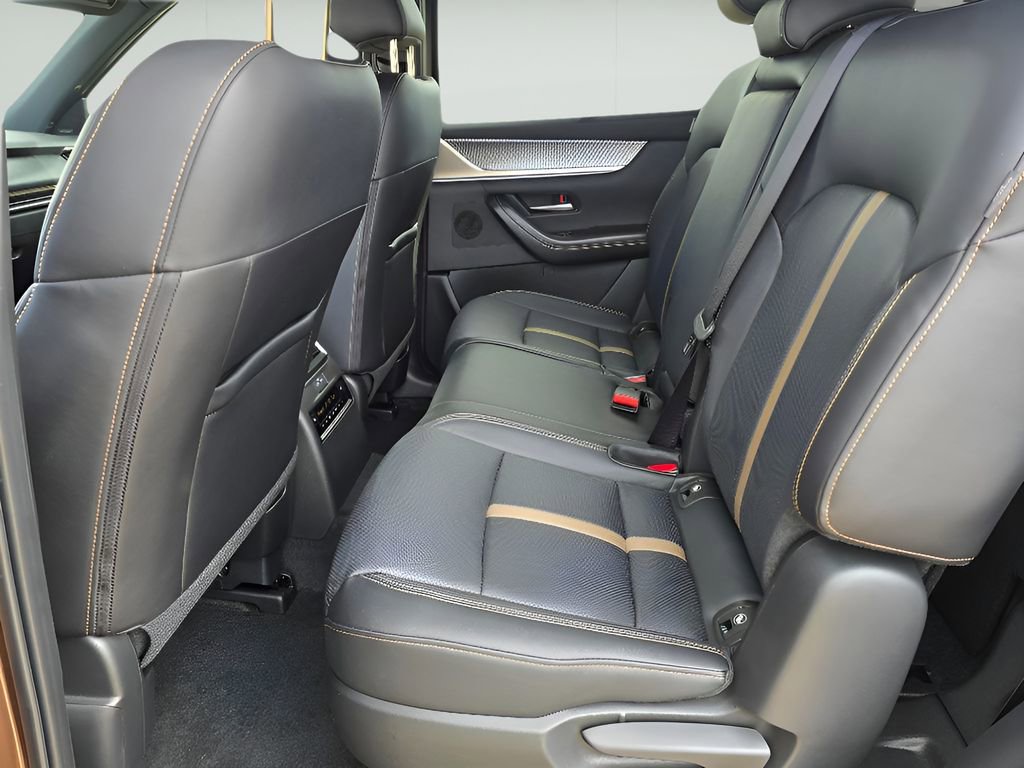 Used 2025 MAZDA CX-70 Plug-In Hybrid w/ Premium Plus image 14