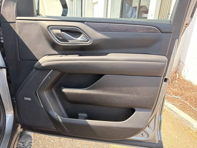Used 2023 Chevrolet Suburban Z71 w/ Luxury Package AWD/4WD image 18