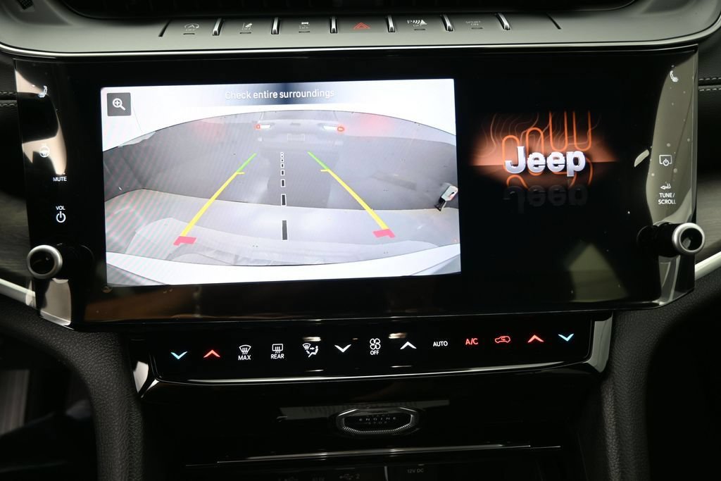 New 2026 Jeep Grand Cherokee L 2WD image 3