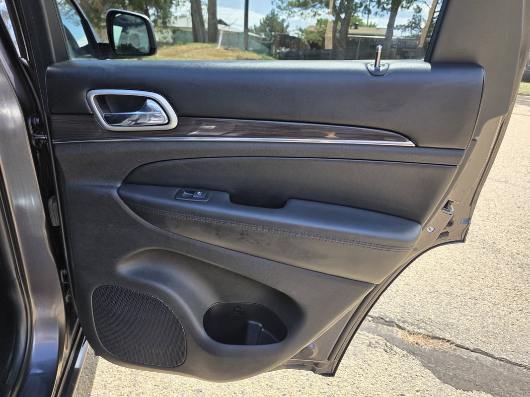 Used 2018 Jeep Grand Cherokee Overland AWD/4WD image 20