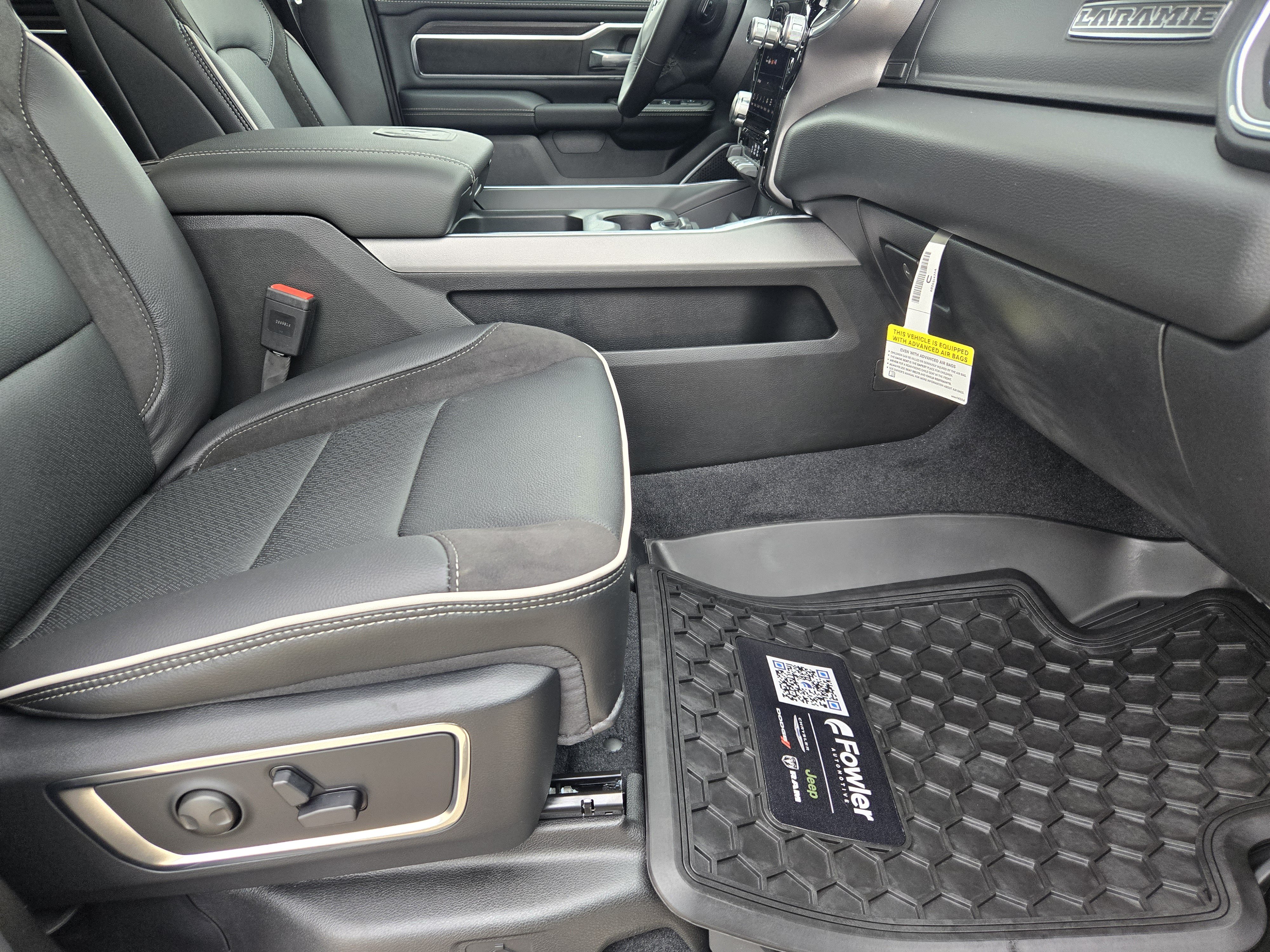 New 2026 RAM 1500 Laramie w/ Sport Appearance Package AWD/4WD image 12