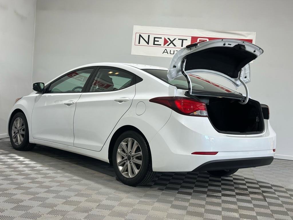Used 2016 Hyundai Elantra SE w/ Option Group 02 FWD image 30