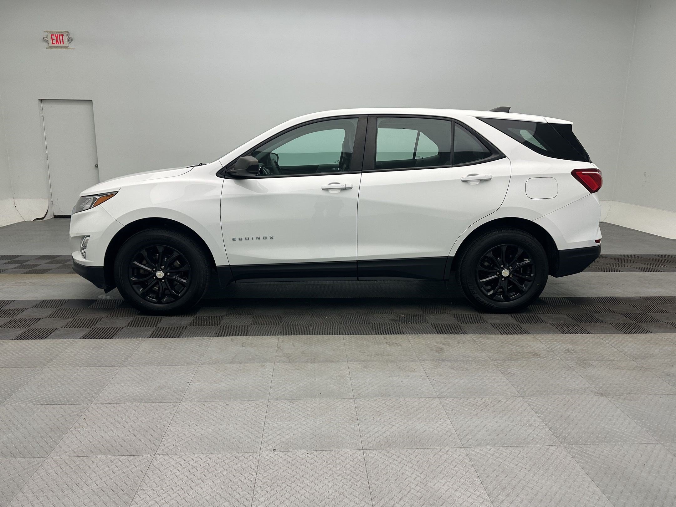 Certified 2021 Chevrolet Equinox LS AWD/4WD image 2