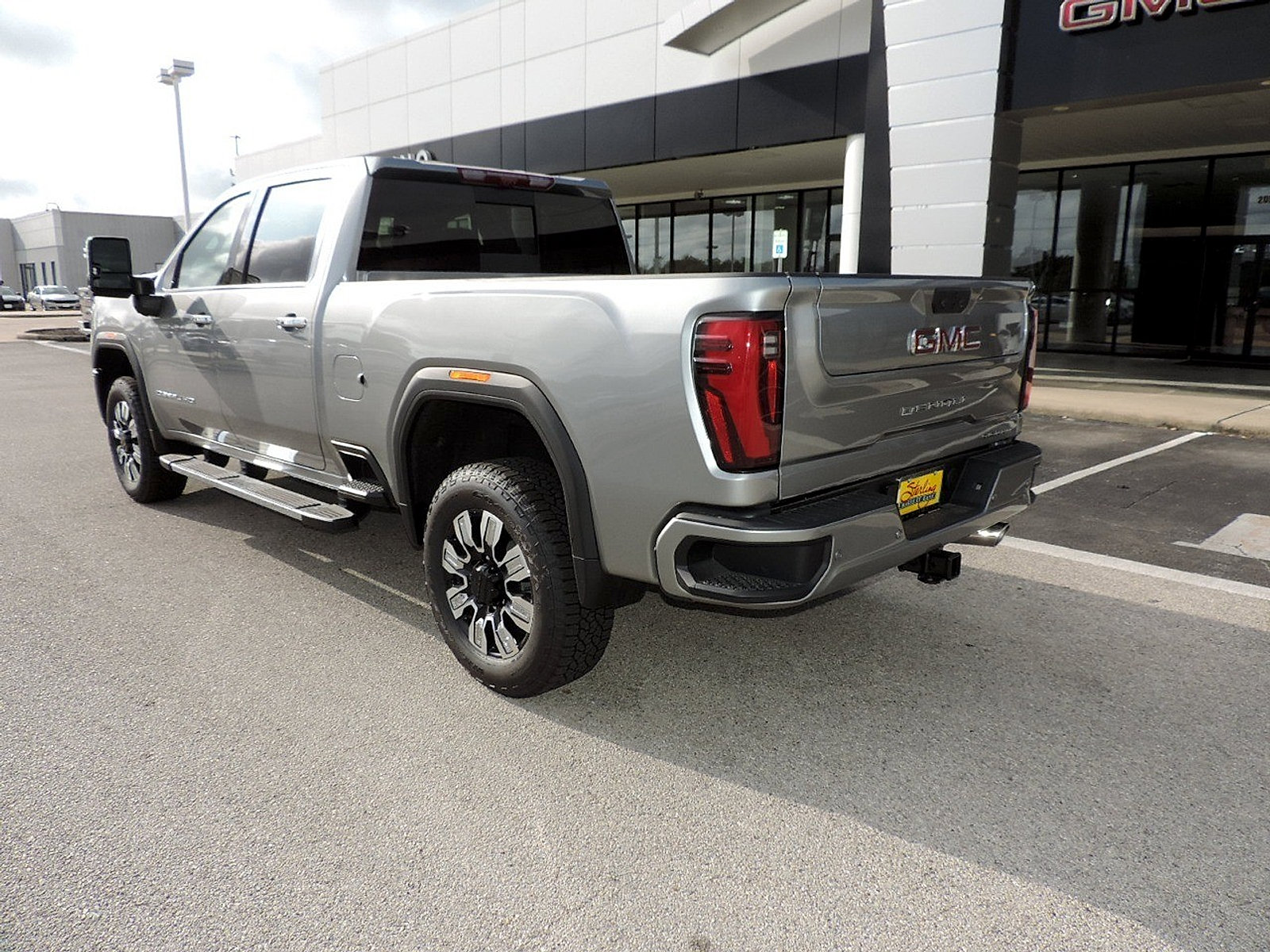 New 2026 GMC Sierra 2500 Denali w/ Denali Reserve Package AWD/4WD image 7
