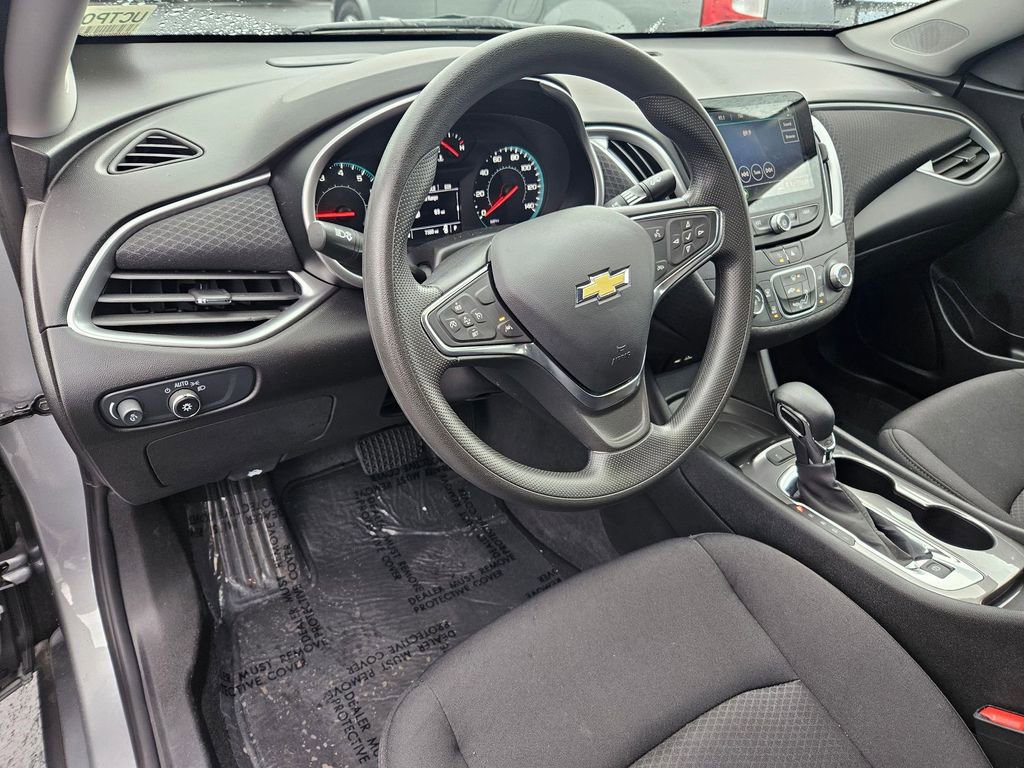 Certified 2025 Chevrolet Malibu LS image 13