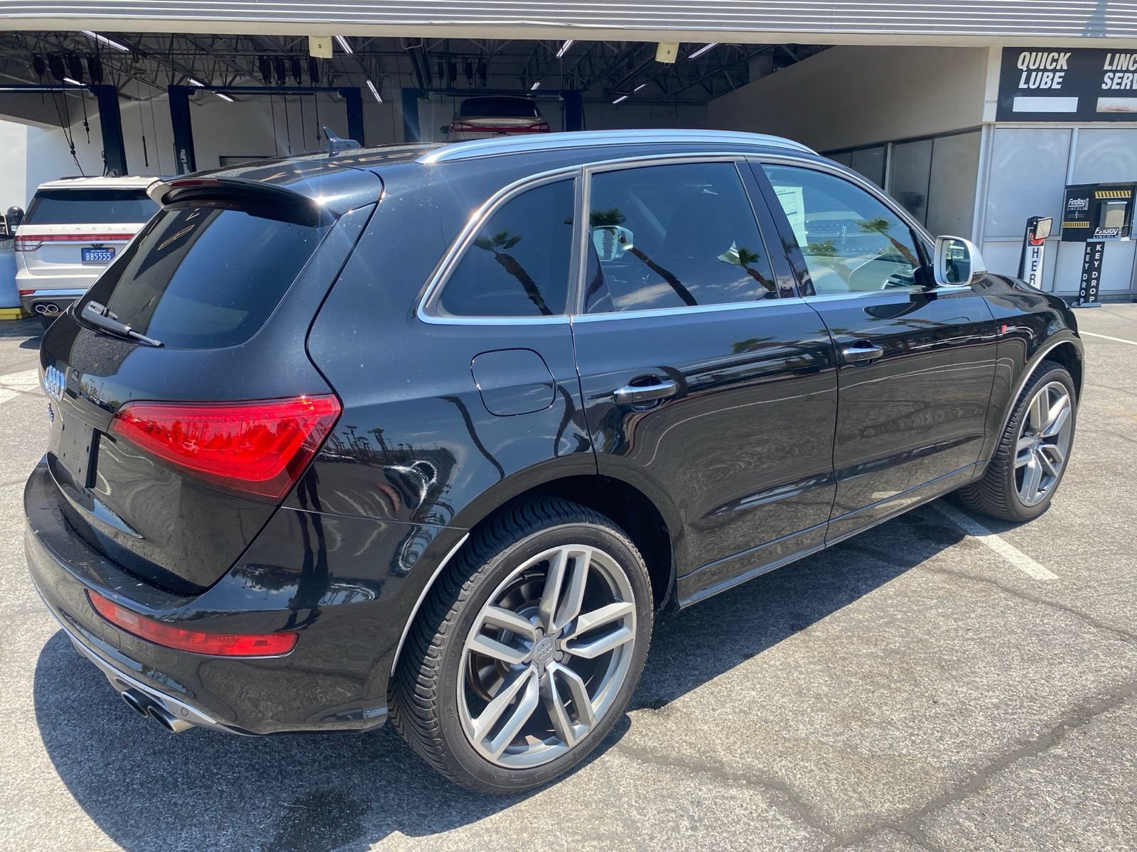 Used 2016 Audi SQ5 Premium Plus w/ Technology Package AWD/4WD image 5