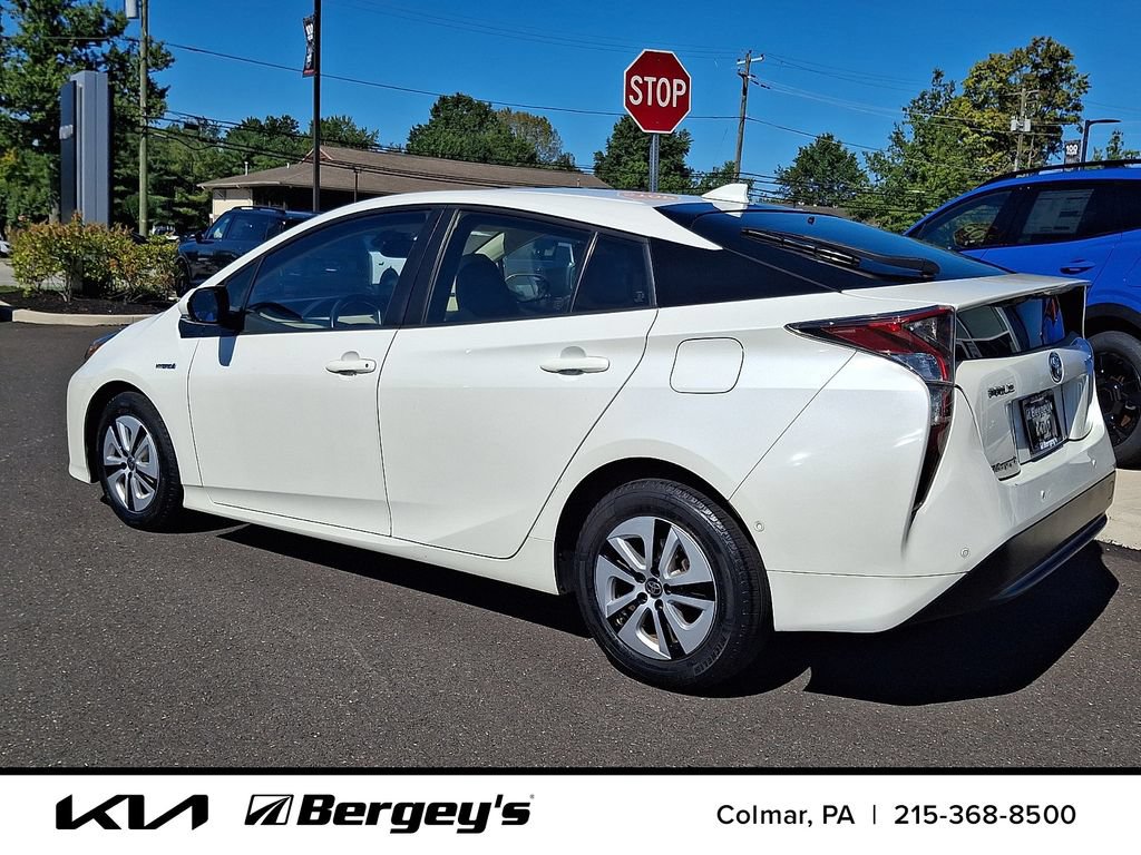 Used 2017 Toyota Prius Four FWD image 8