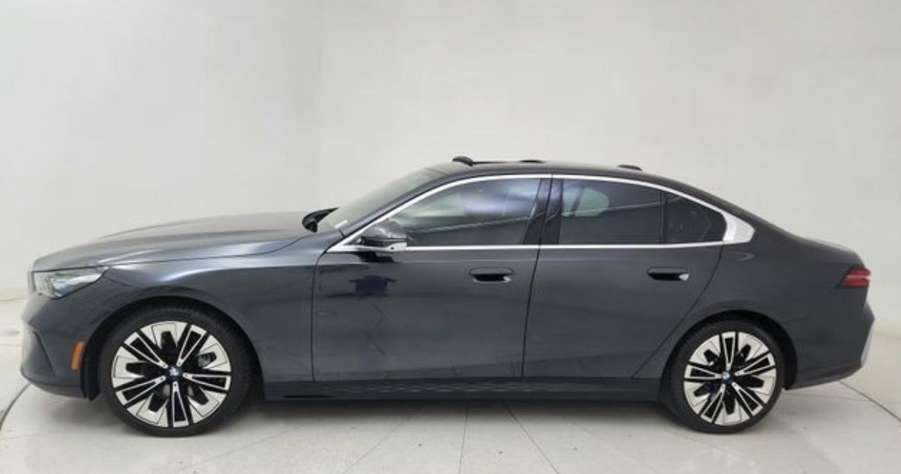 Used 2026 BMW 540i xDrive image 4