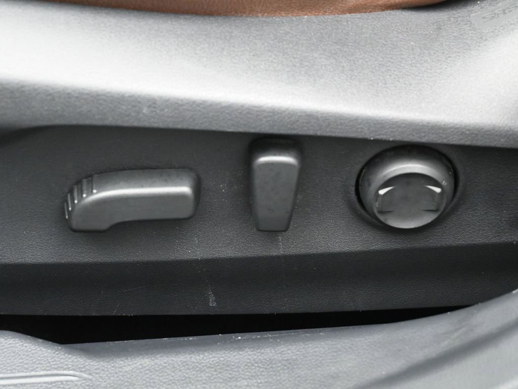 Used 2020 Subaru Outback Touring image 10