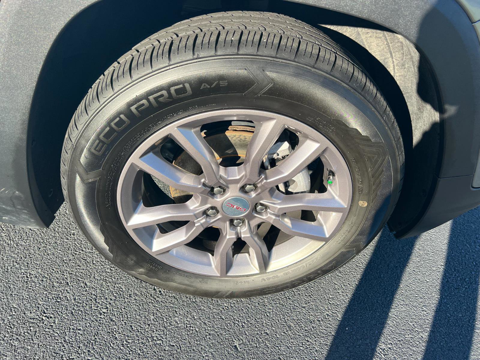 Used 2023 GMC Terrain SLT image 34