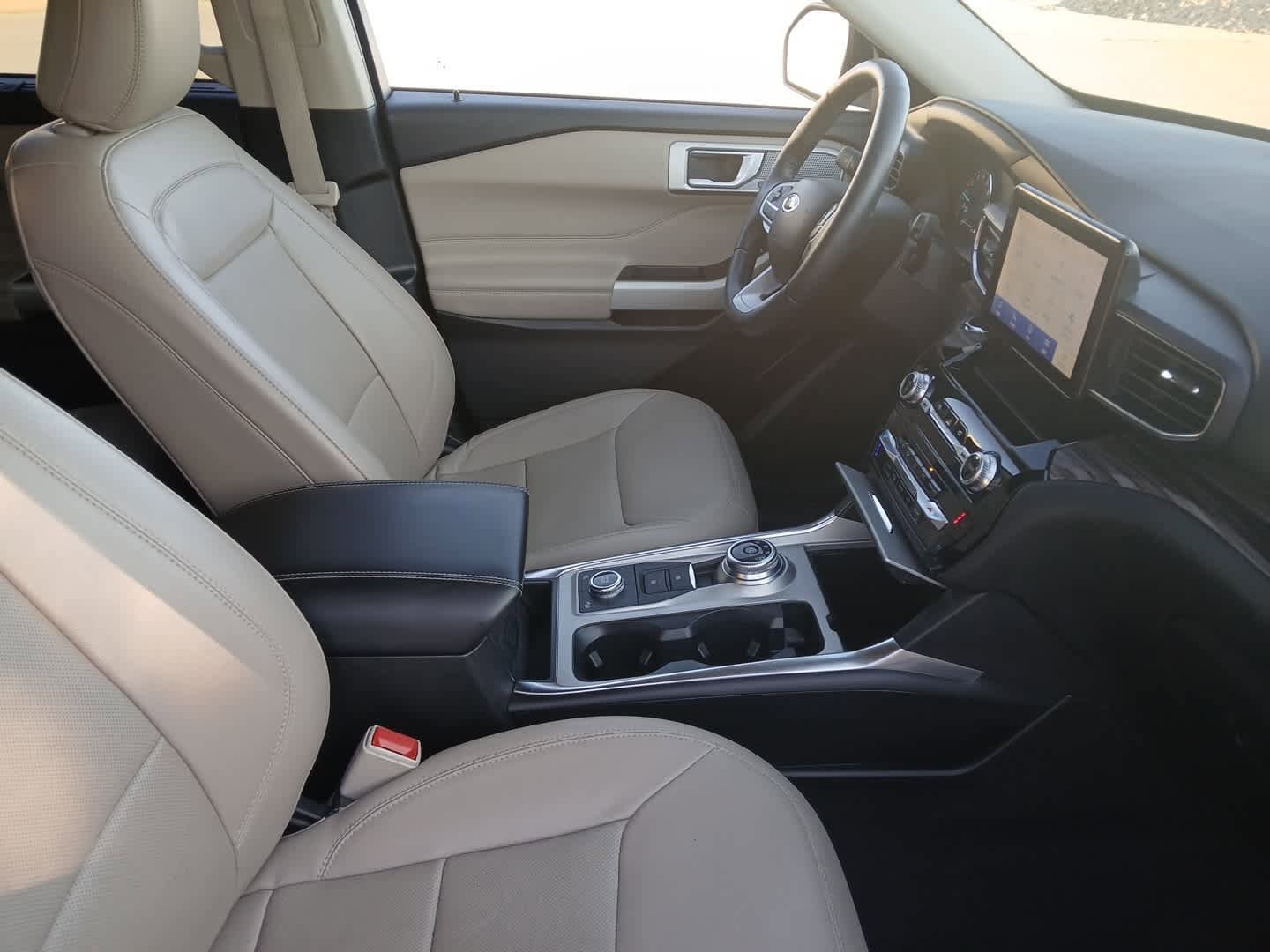 Used 2023 Ford Explorer Limited AWD/4WD image 46