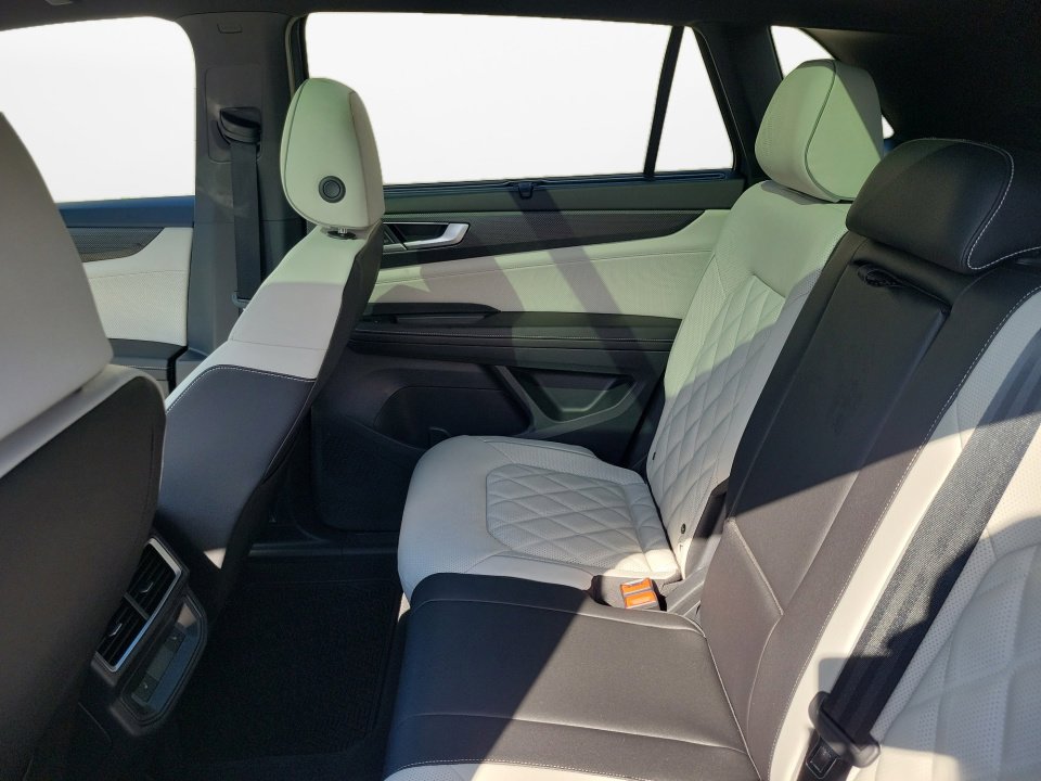 New 2025 Volkswagen Atlas Cross Sport SEL Premium R-Line image 13