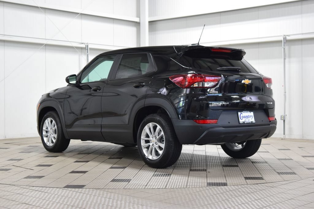 New 2026 Chevrolet TrailBlazer LS w/ LS Convenience Package FWD image 6