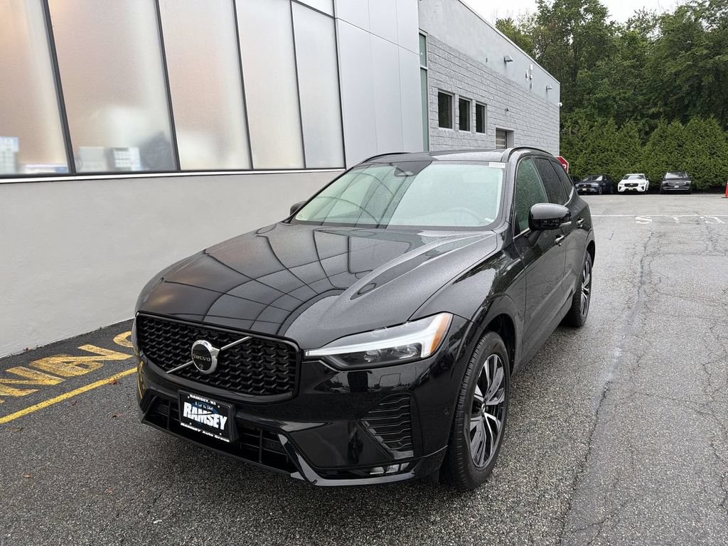 Certified 2024 Volvo XC60 B5 Plus w/ Protection Package Premier AWD/4WD image 4