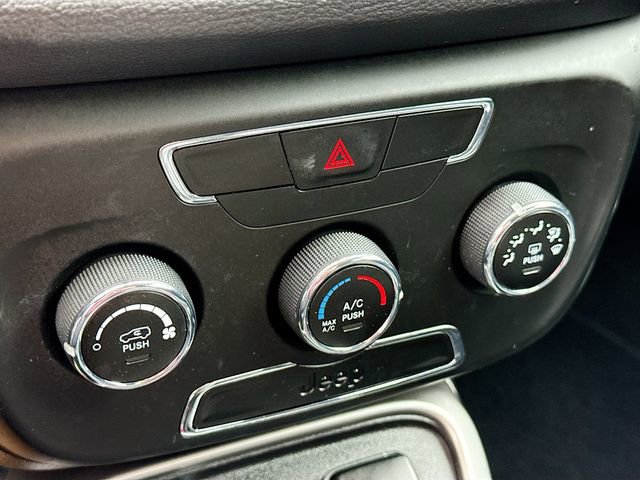 Used 2018 Jeep Compass Latitude image 16