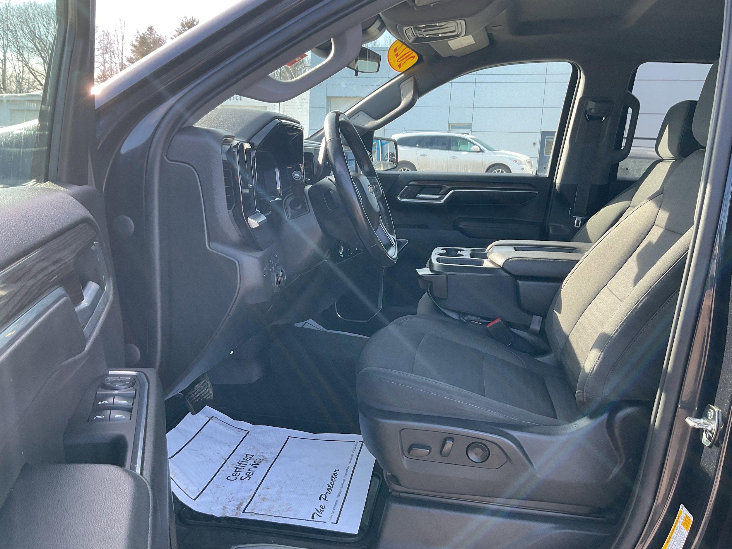 Certified 2022 Chevrolet Silverado 1500 LT AWD/4WD image 7