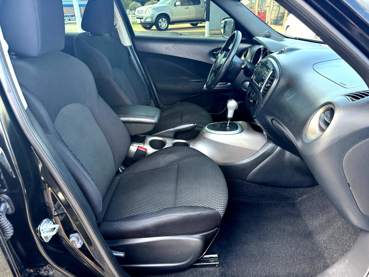 Used 2015 Nissan Juke S image 20