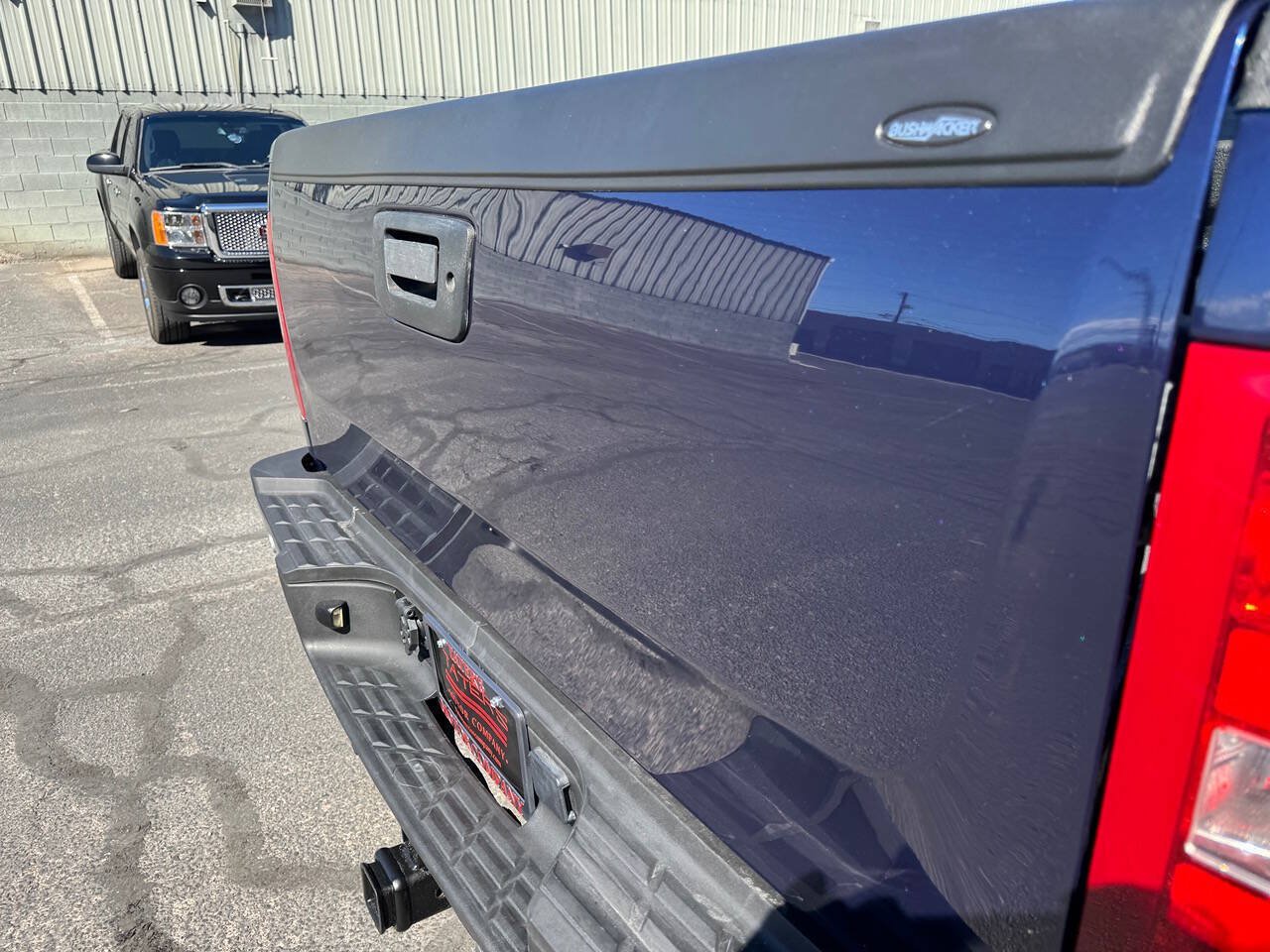 Used 2010 Chevrolet Silverado 2500 LT w/ Interior Plus Package AWD/4WD image 16