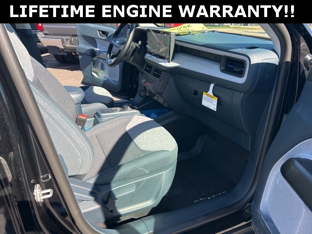 New 2025 Ford Maverick XLT image 38