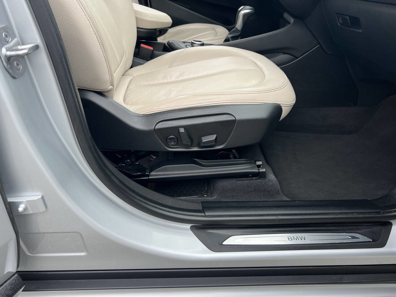 Used 2017 BMW X1 xDrive28i AWD/4WD image 13