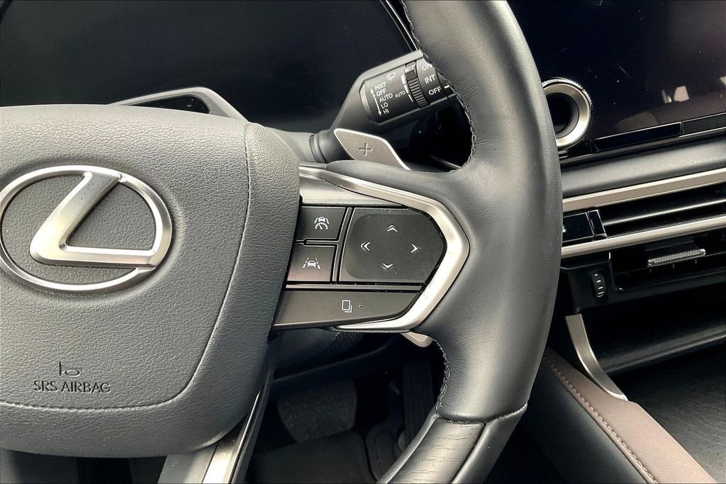 Used 2024 Lexus RX 450h AWD w/ Convenience Package image 12