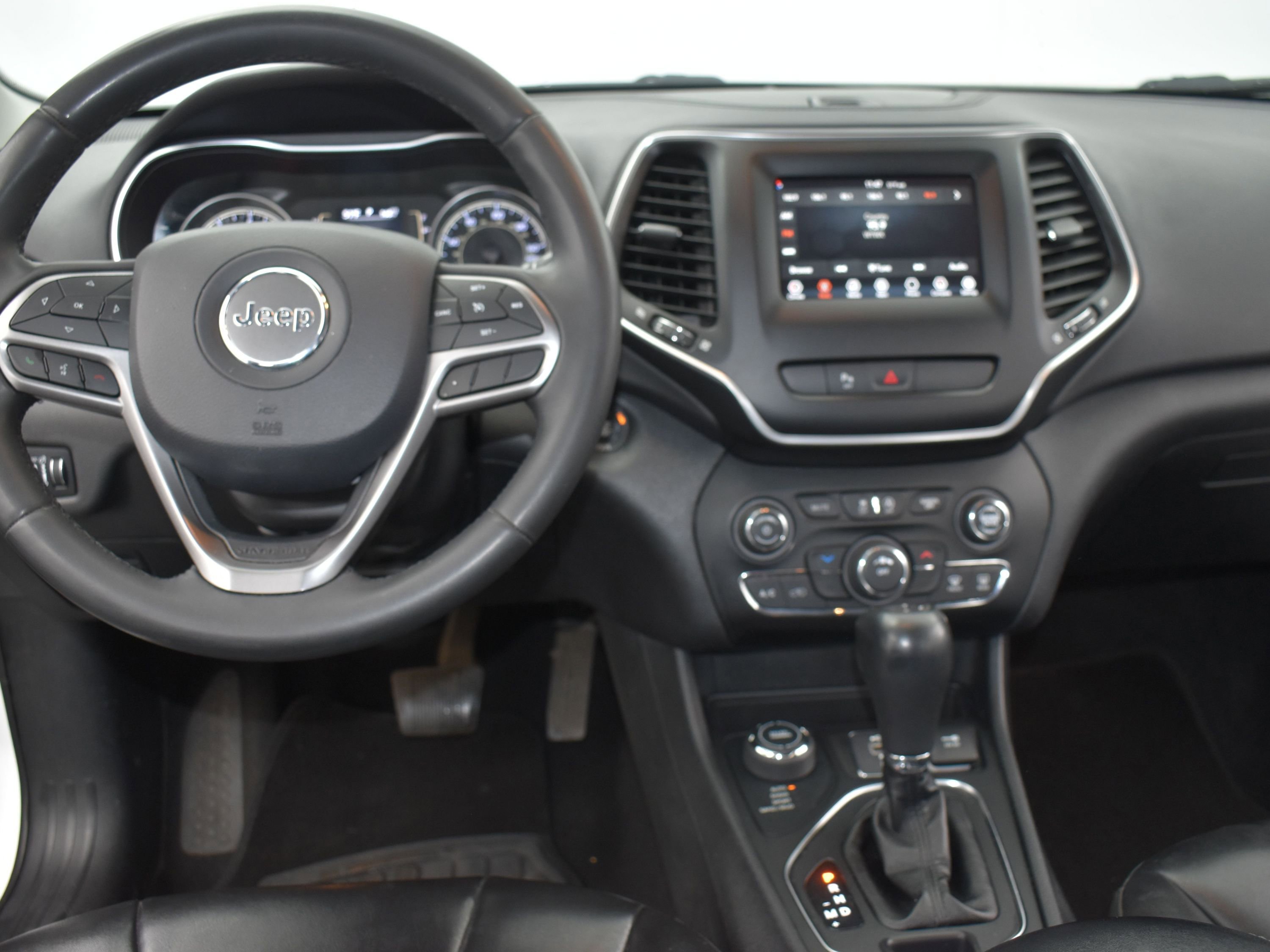 Used 2020 Jeep Cherokee Latitude Plus image 20