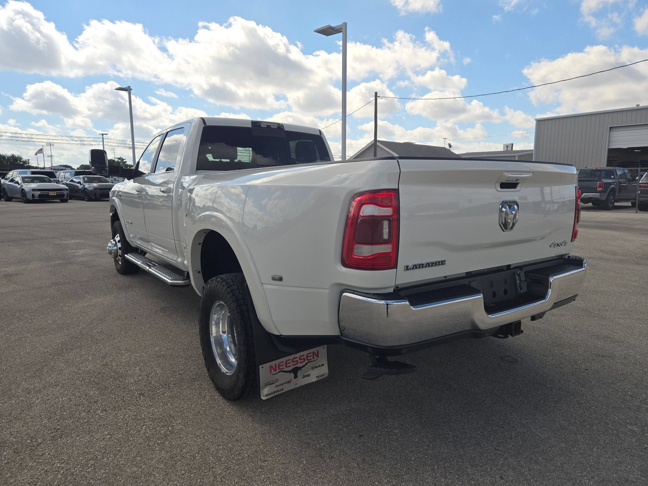 Used 2022 RAM 3500 Laramie AWD/4WD image 5