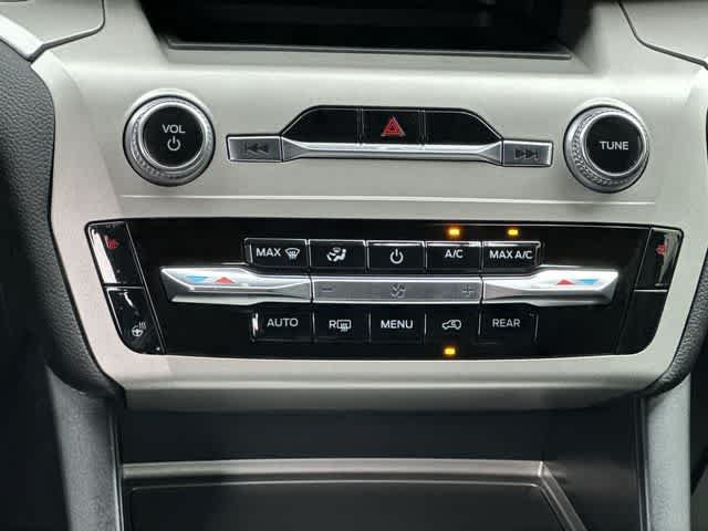 Used 2023 Ford Explorer XLT w/ Equipment Group 202A AWD/4WD image 14