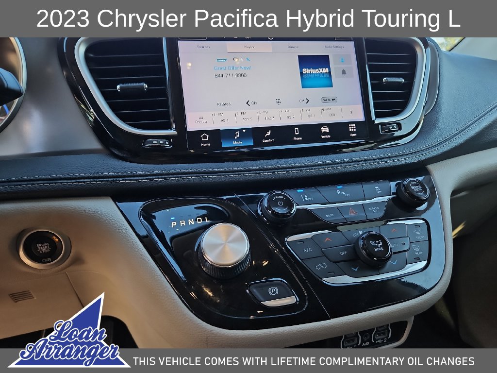 Used 2023 Chrysler Pacifica Touring-L FWD image 25