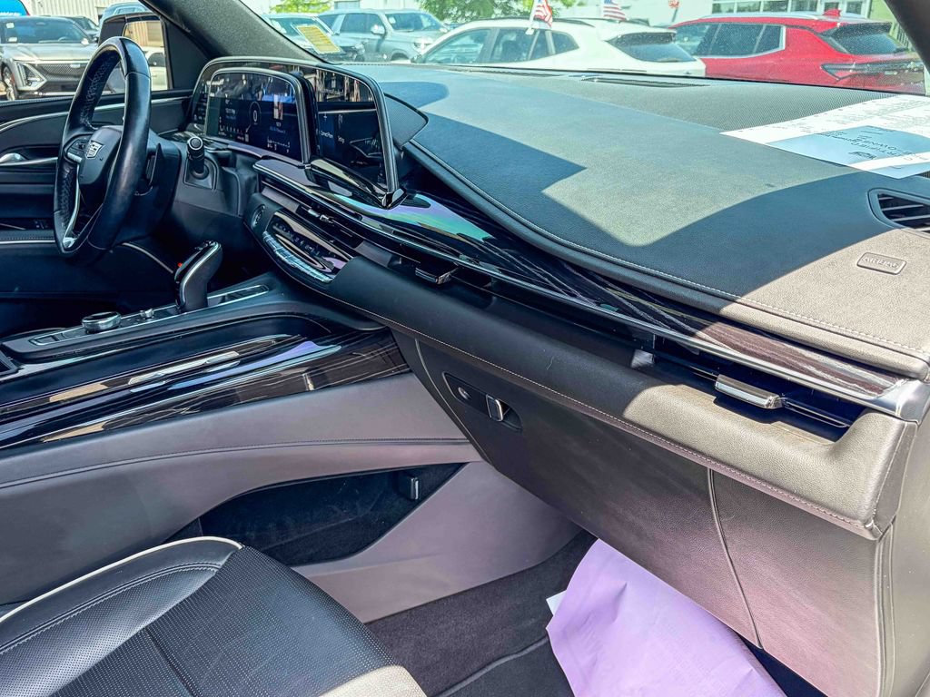 Certified 2022 Cadillac Escalade Sport AWD/4WD image 35