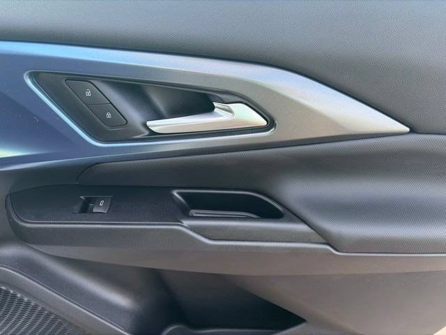 Used 2026 Chevrolet Equinox EV LT w/ Active Safety Package 3 FWD image 37