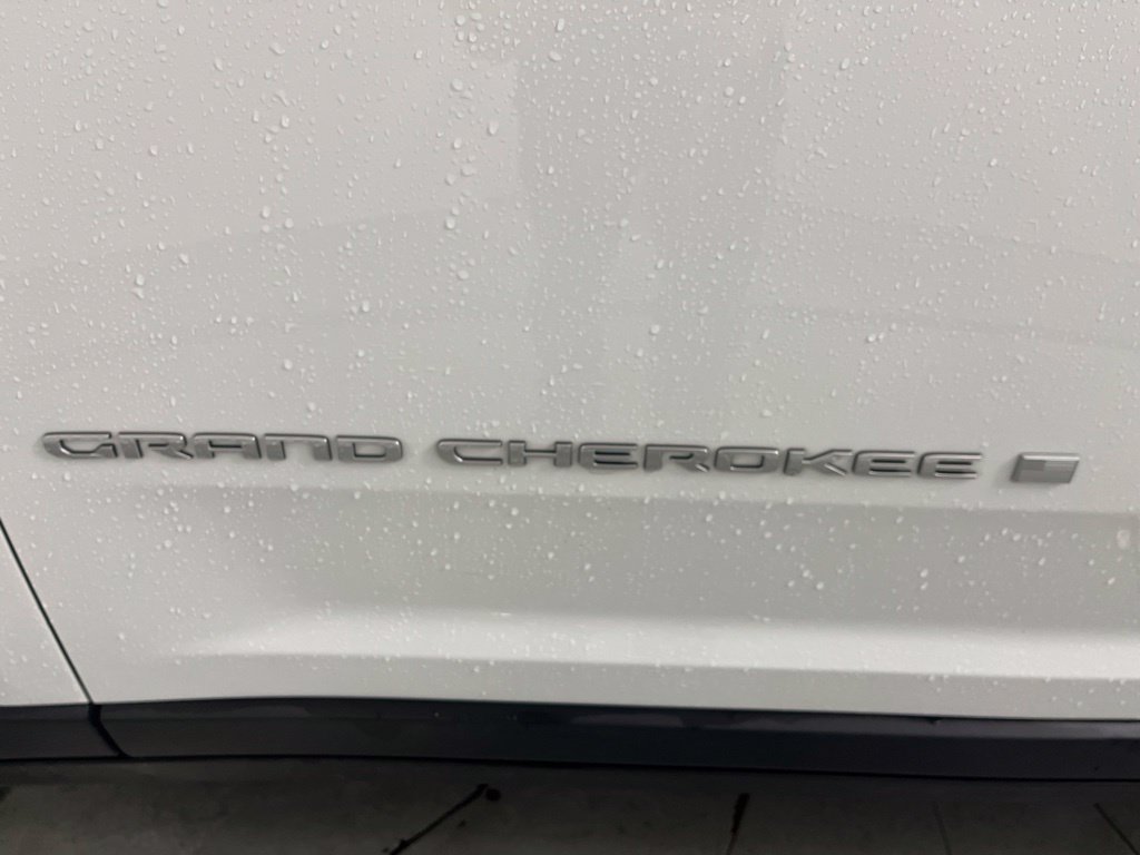 Used 2024 Jeep Grand Cherokee L Limited AWD/4WD image 40