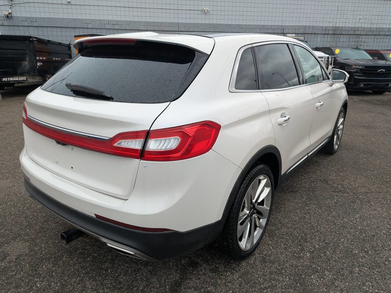 Used 2017 Lincoln MKX Reserve w/ Driver Assistance Package image 7