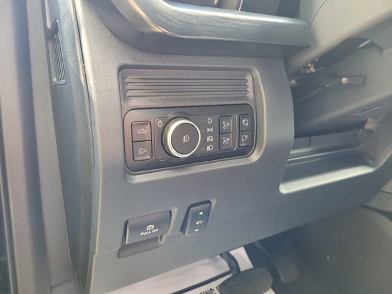 New 2025 Ford F350 Lariat w/ Chrome Package image 25
