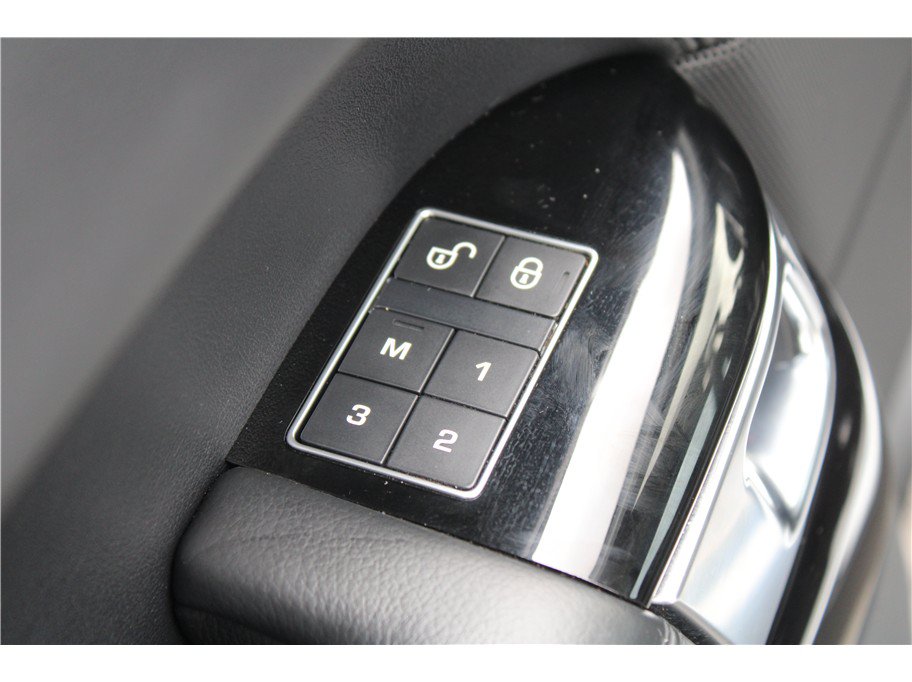 Used 2017 Land Rover Range Rover AWD/4WD image 16