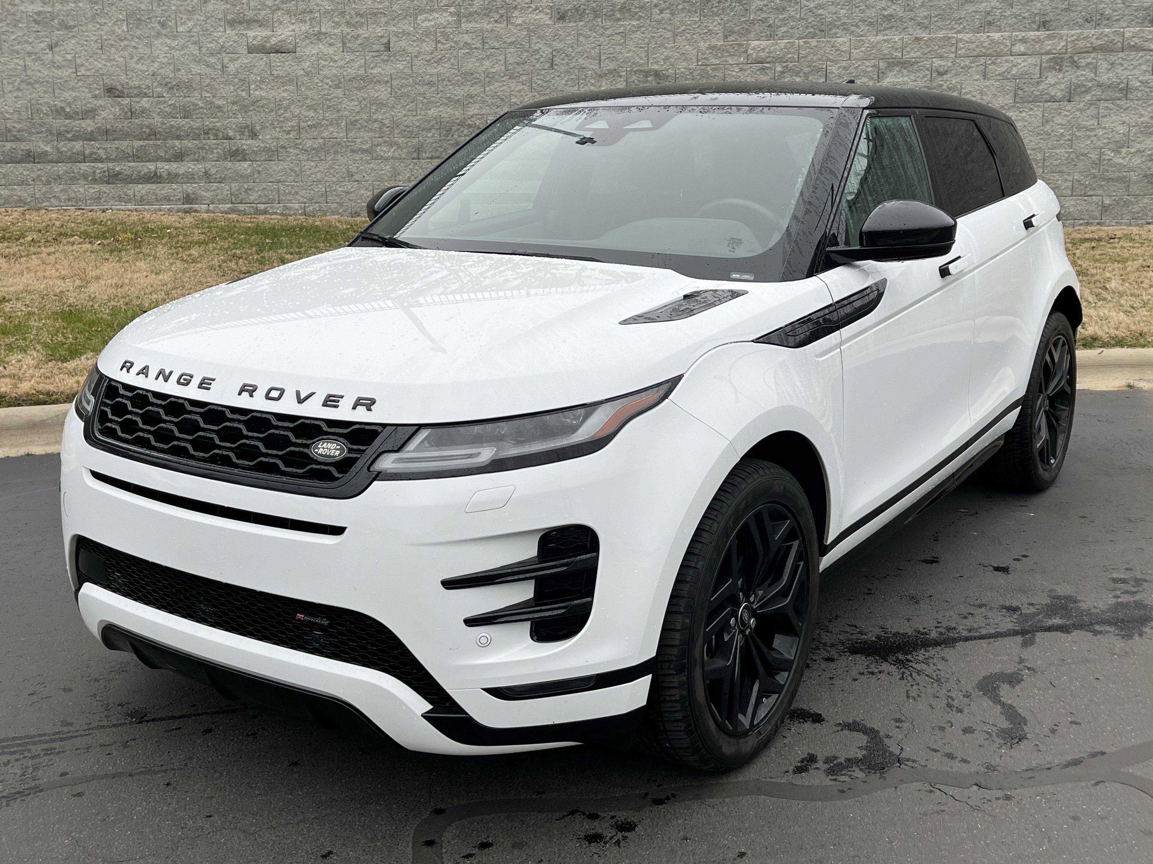 Certified 2023 Land Rover Range Rover Evoque R-Dynamic SE image 1