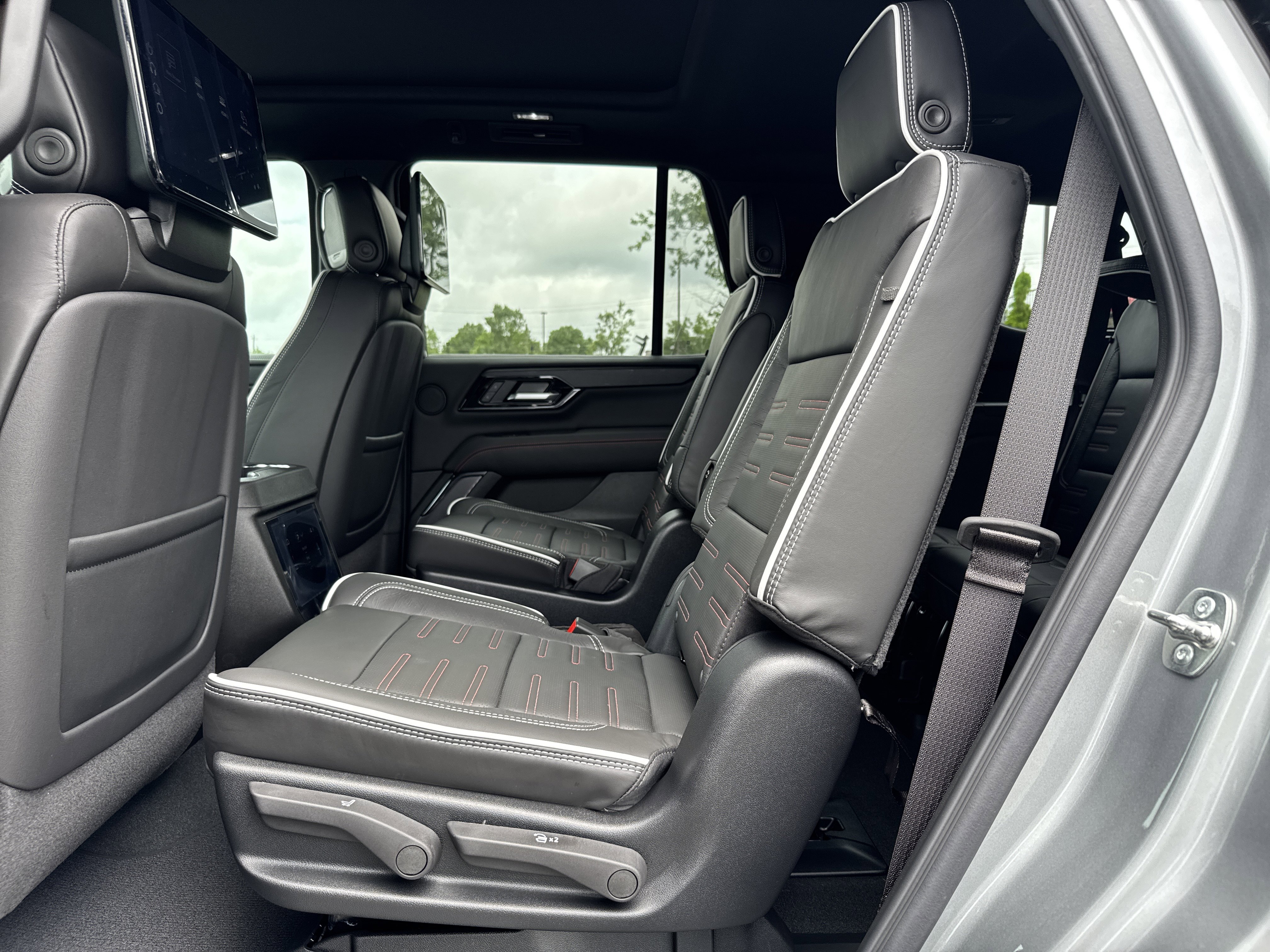 New 2026 GMC Yukon AT4 Ultimate AWD/4WD image 33
