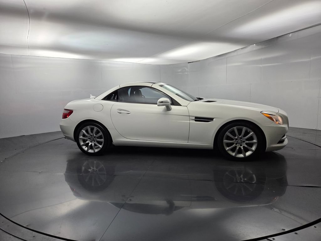 Used 2016 Mercedes-Benz SLK 300 image 39