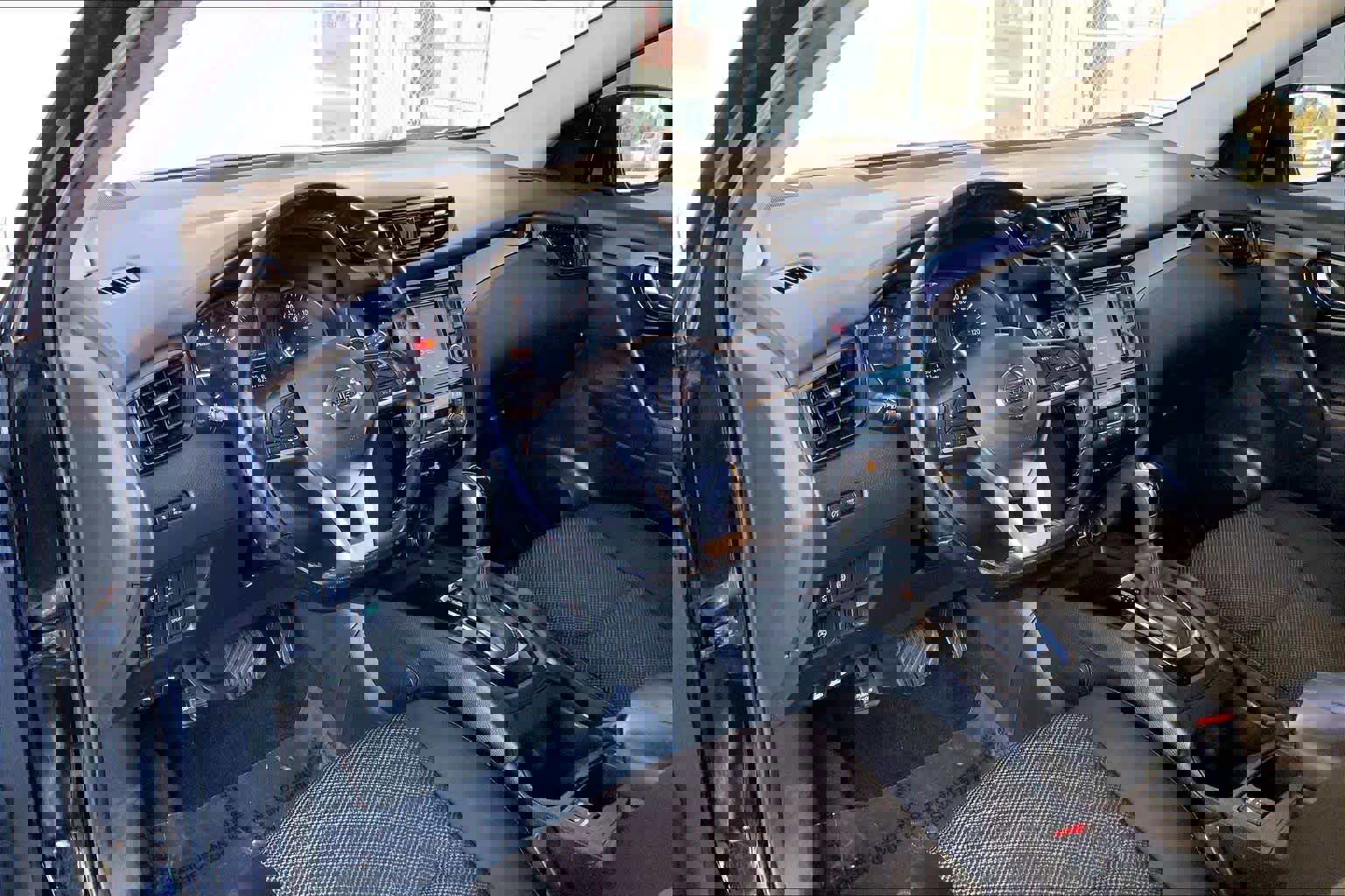 Used 2022 Nissan Rogue Sport SV image 18