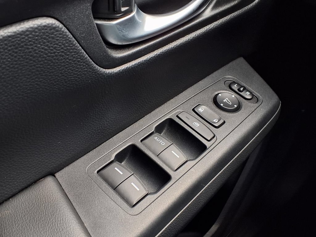 Used 2024 Honda CR-V LX image 19