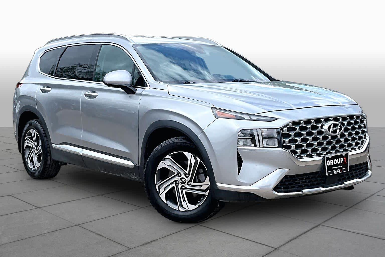 Used 2022 Hyundai Santa Fe SEL FWD image 2