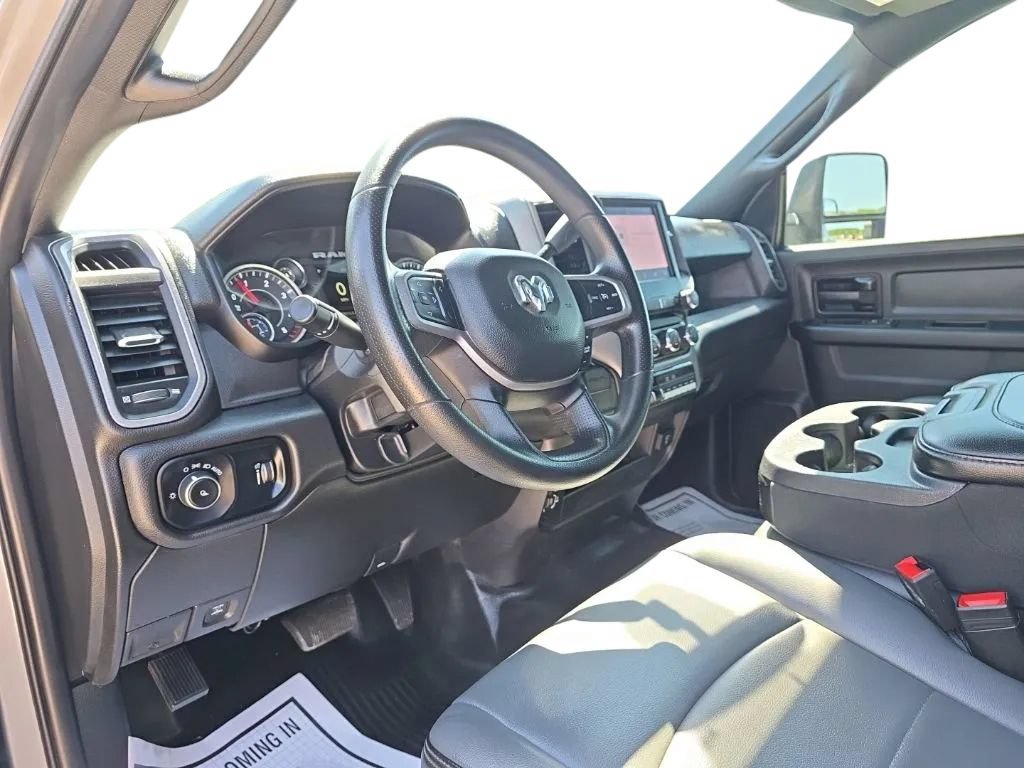 Used 2024 RAM 3500 Tradesman w/ Chrome Appearance Group AWD/4WD image 15