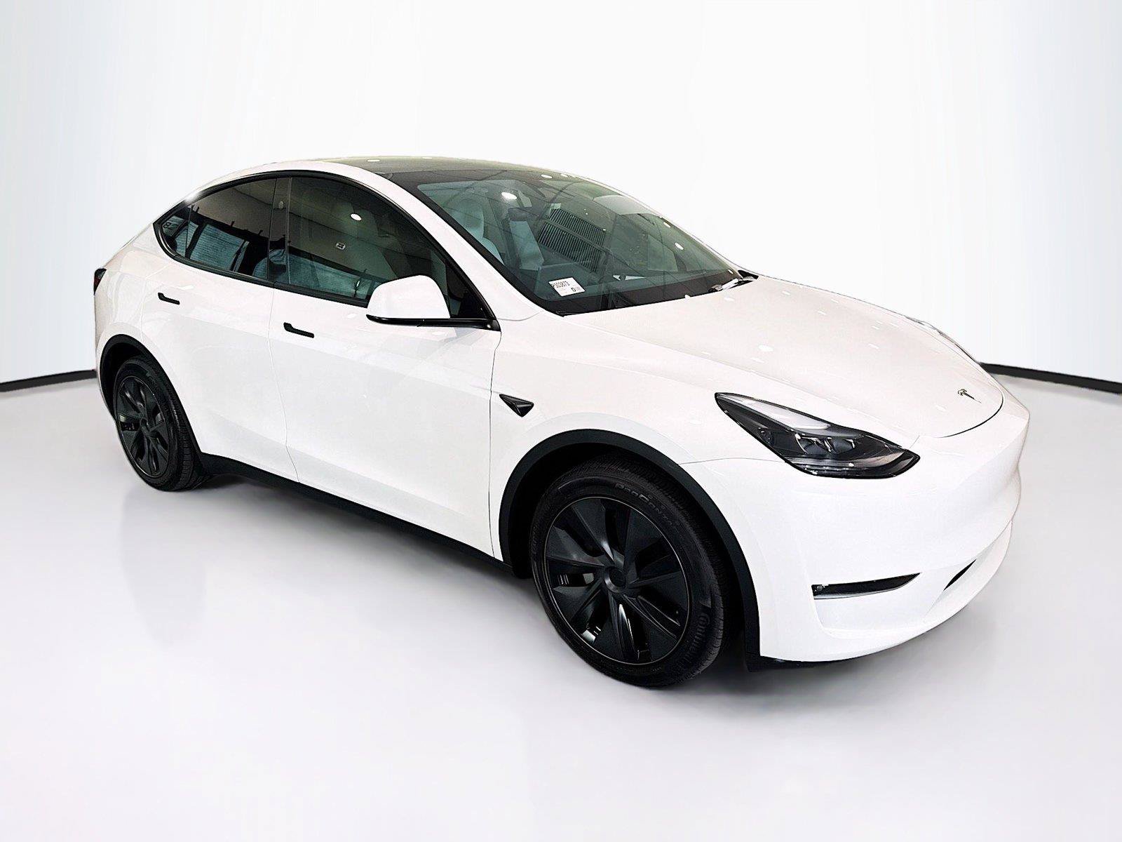 Used 2025 Tesla Model Y Long Range AWD/4WD image 34